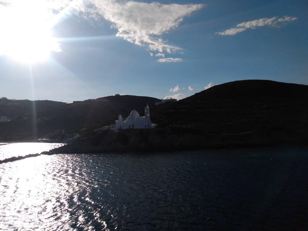 The ferry arrives at Ios